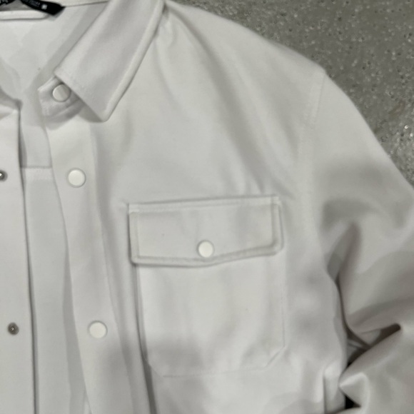 White Button-Up jacket - Picture 4 of 6